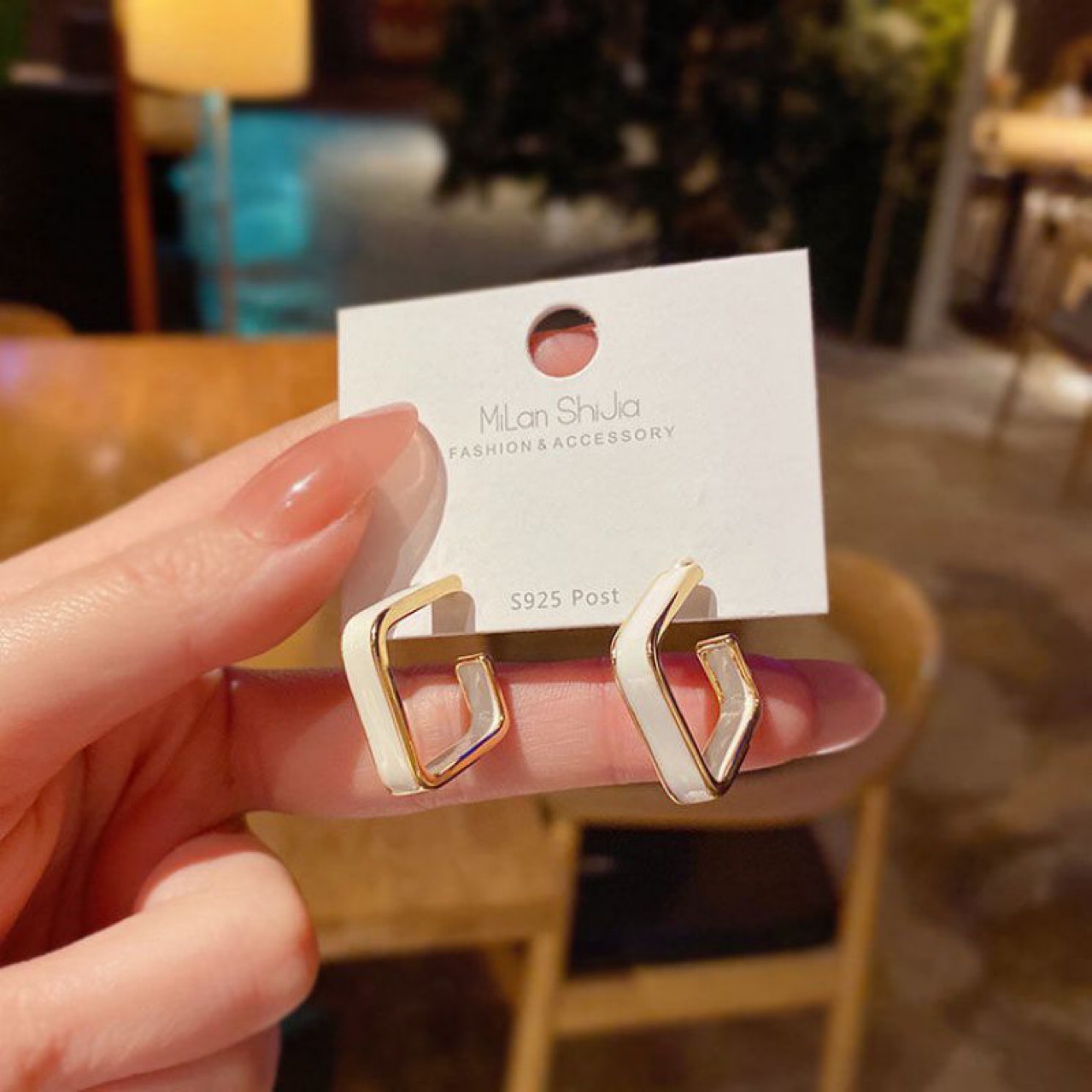 DC939E4FC3269FBFCCA3BE68881C55