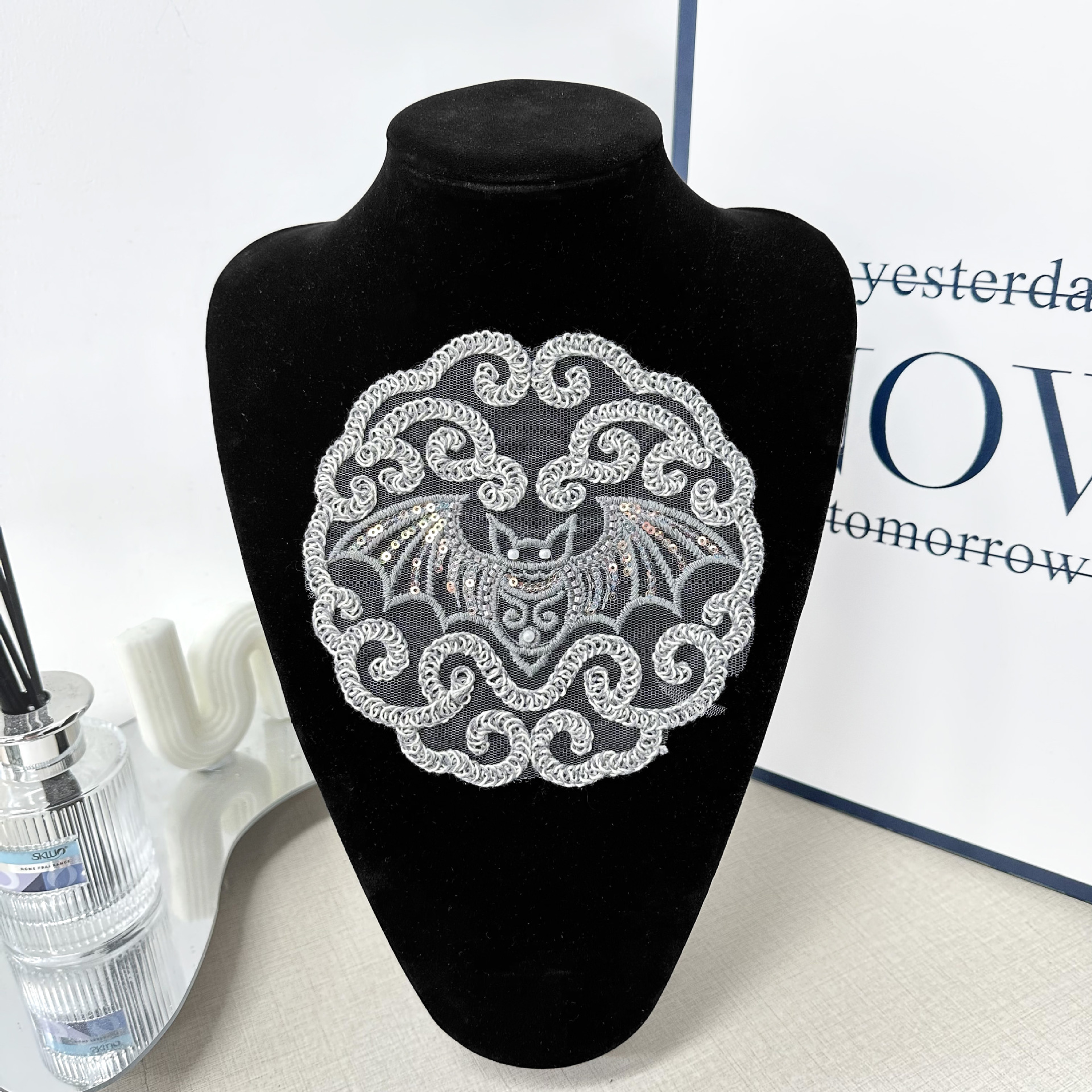 gótico murciélago luna bordado encaje parche DIY decoración de ropa bordado a mano accesorios de encaje al por mayor