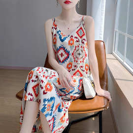 2025年夏季新款丝滑缎面V领双肩带吊带连衣裙女印花高腰宽松长裙