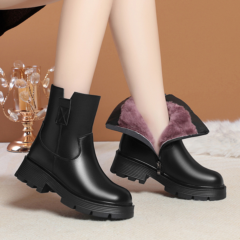 Winter 2026 mid-heel genuine leather Martin boots, short boots for women, lined with wool, warm shoes for mothers, flat boots for middle-aged and elderly women Winter 2026 mid-heel genuine leather Martin boots, short boots for women, lined with wool, warm shoes for mothers, flat boots for middle-aged and elderly women