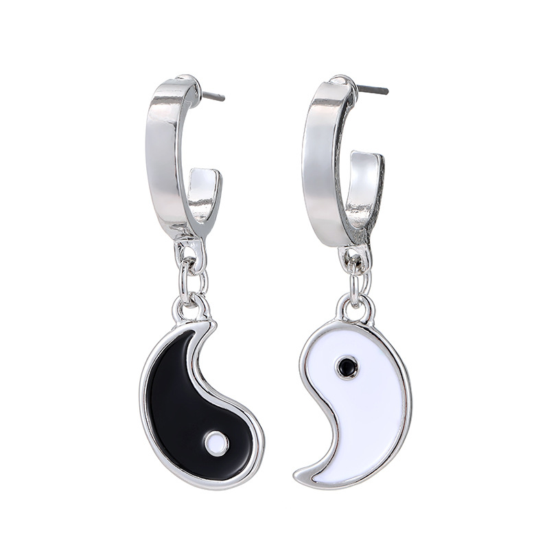 Amazon explosivo Yin Yang goteo de aceite blanco y negro Tai Chi para parejas colgante pulsera negro esmaltado blanco pino un par de pulseras transfronterizas