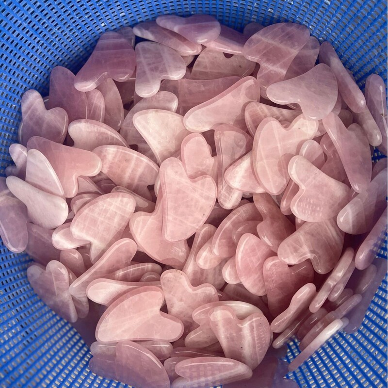 Natural powder crystal jade scraping plate heart-shaped horn horn scraping plate facial special scraping plate gua sha Natural powder crystal jade scraping plate heart-shaped horn horn scraping plate facial special scraping plate gua sha