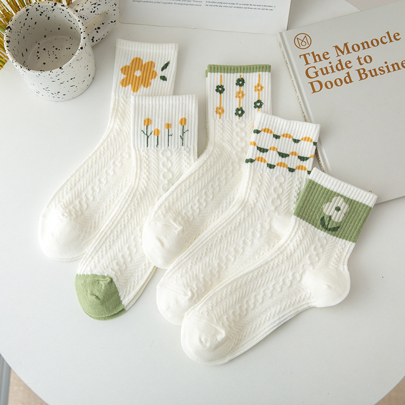 Autumn and winter cotton socks children Korean version of college-style breathable mid-tube sports socks warm high waist socks manufacturers wholesale Autumn and winter cotton socks children Korean version of college-style breathable mid-tube sports socks warm high waist socks manufacturers wholesale