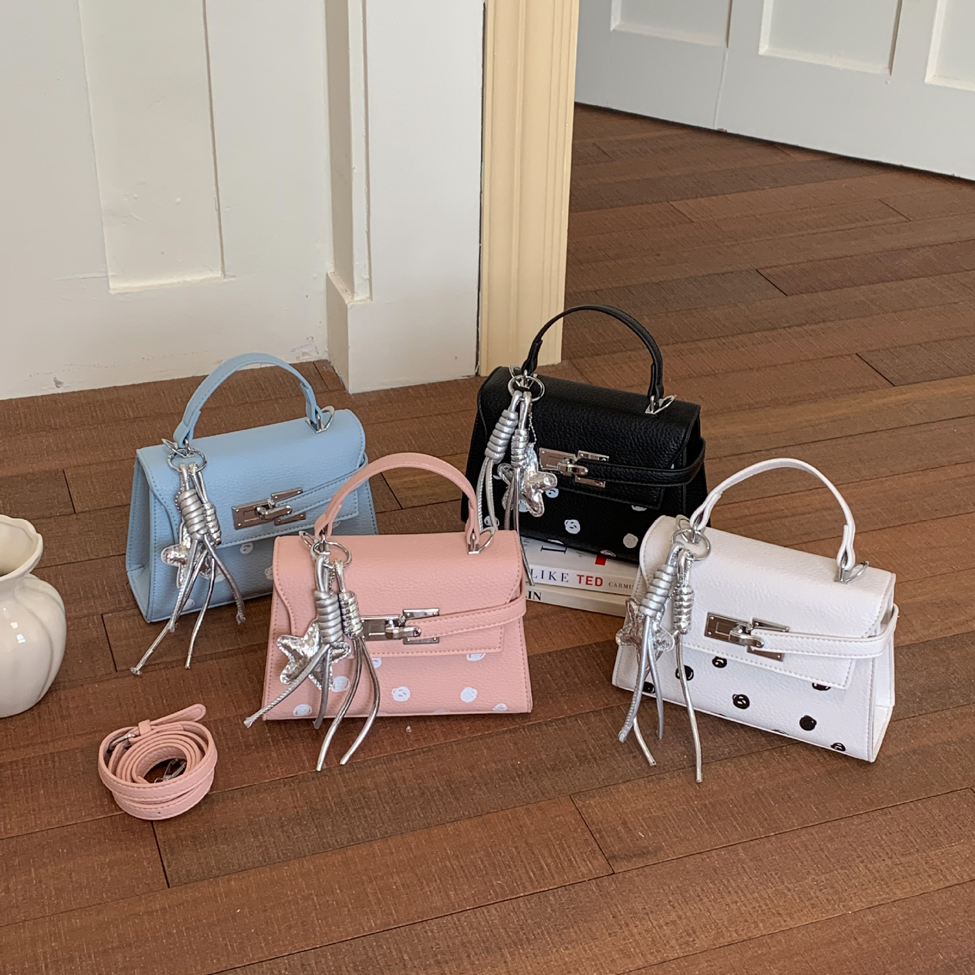 Nicho de diseño de estrellas bolso de mano sensación de Kelly bolso pequeño bolso cuadrado de textura cotidiana de viaje bolso de mochila versátil