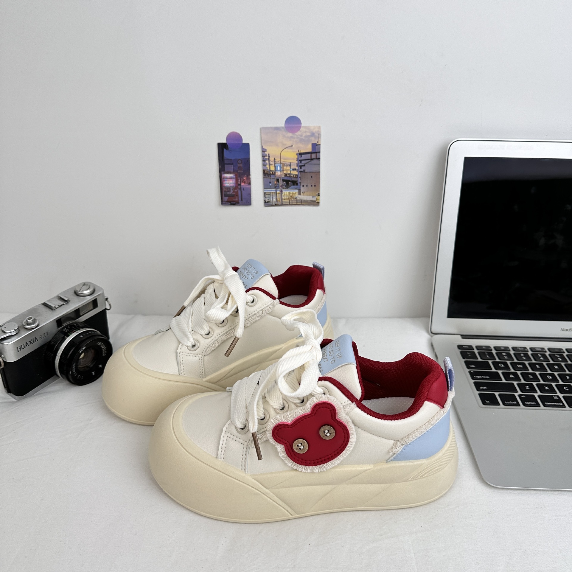 Yuanbo primavera de zapatos de skate de estudiantes de suela gruesa zapatos casuales para mujeres versátiles 2025 nuevos zapatos coreanos