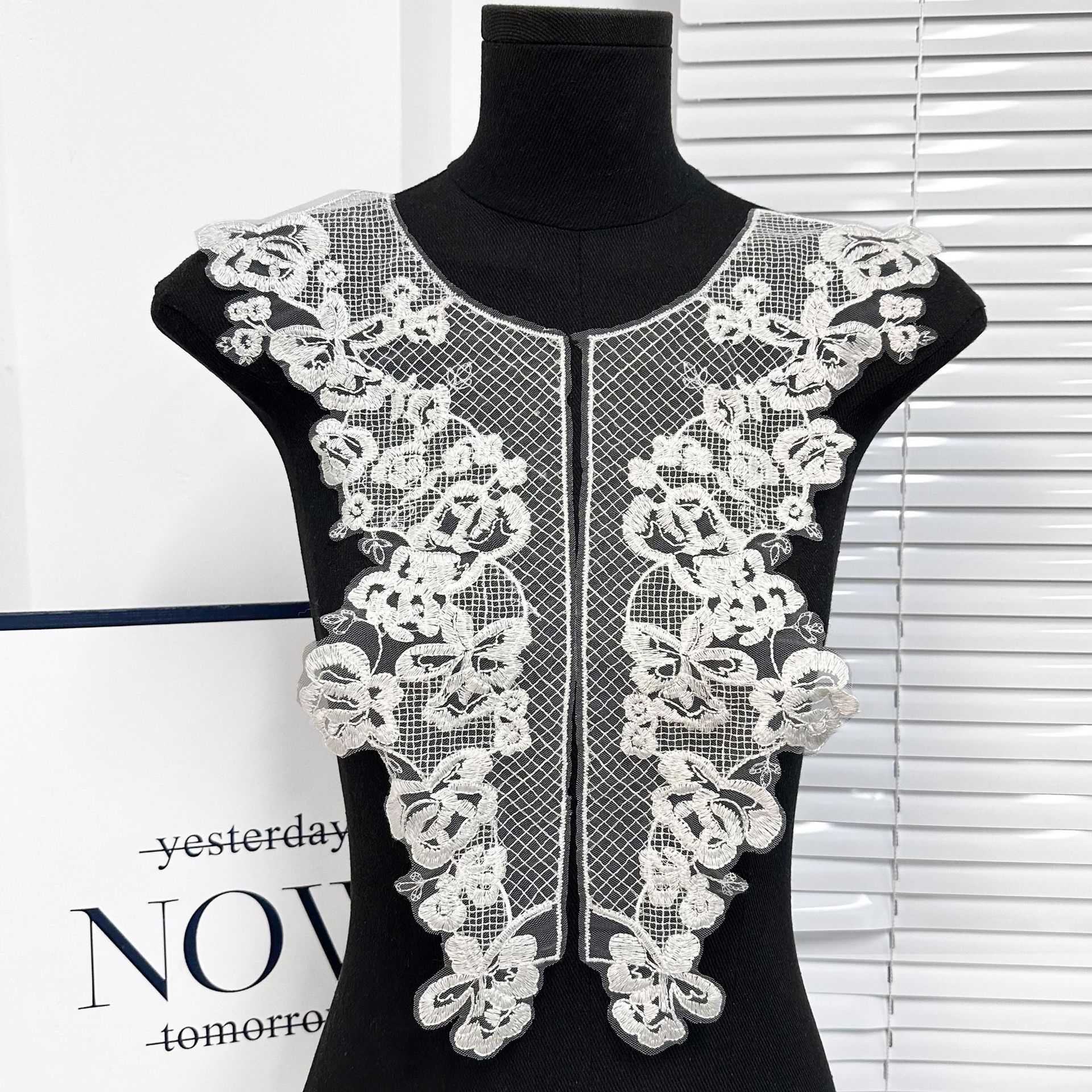 Fábrica directa de red blanca bordada collar accesorios de ropa de encaje collar vestido de boda decoración encaje
