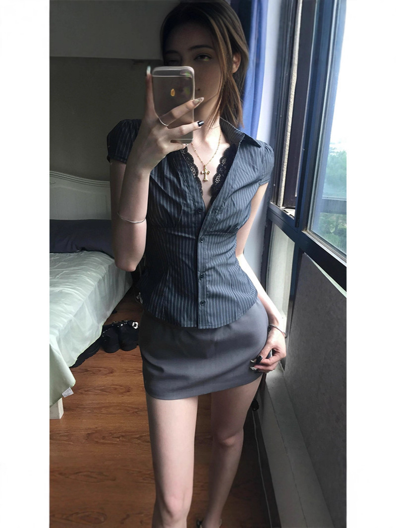 纯欲风性感蕾丝拼接收腰显瘦短袖衬衫高级感气质V领撞色条纹上衣