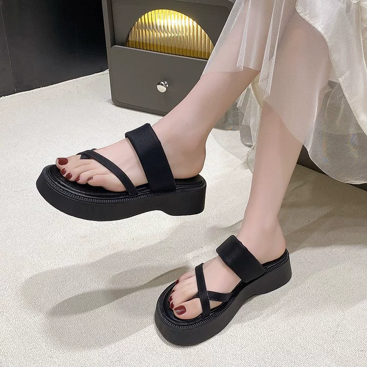 Beach summer slippers, 2024 years