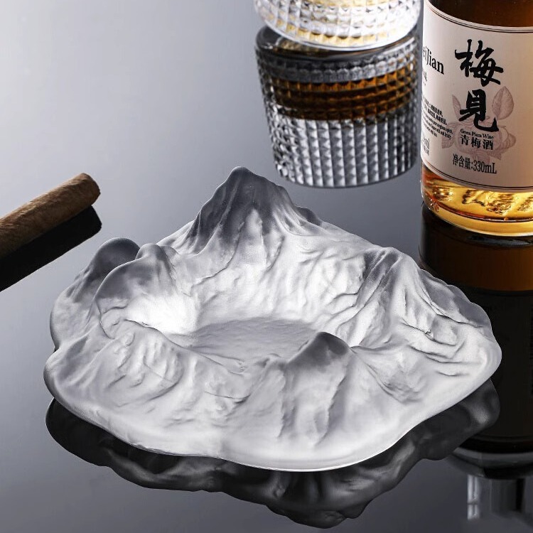 Cenicero de vidrio de oficina personalidad creativa cenicero doméstico de alto nivel sensación de sala de estar iceberg cenicero lujoso