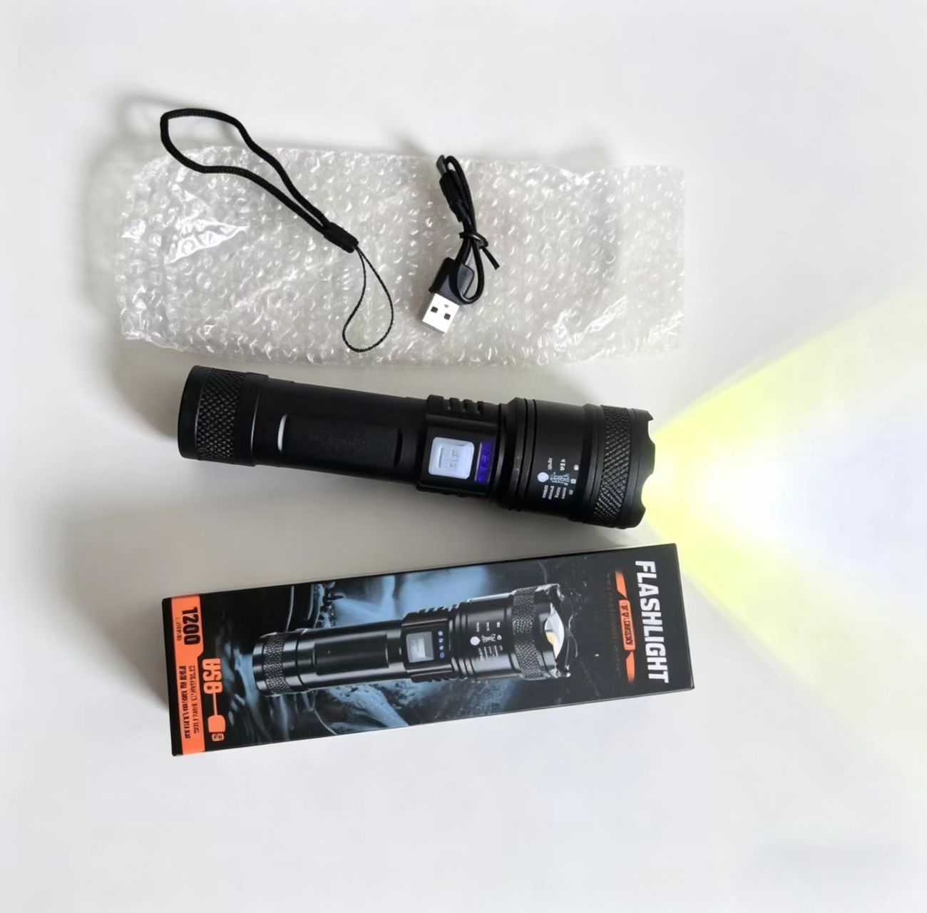 Tiktok Cross-Border Model High-Brightness Flashlight with Power Display, Rechargeable, Long-Range, Telescopic Focus Adjustment, High Brightness Outdoor Lighting, Available for Dropshipping