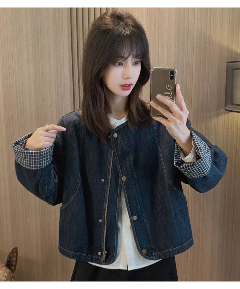 Áo khoác denim nữ dáng rộng cổ tròn tay dài viền cuộn họa tiết kẻ caro — Áo tay dài kẻ sọc xanh chi tiết 9