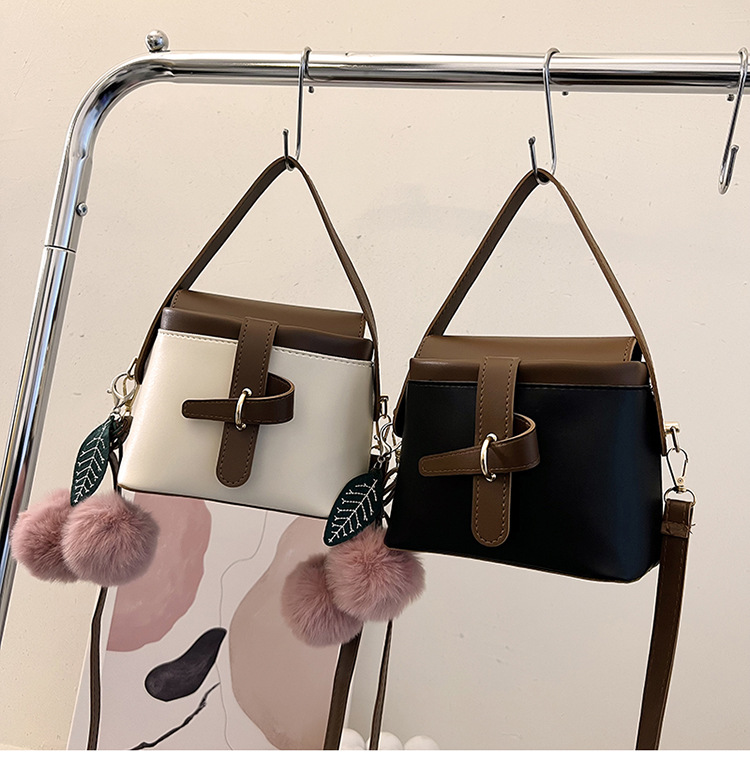 Women's Medium Pu Leather Color Block Fashion Square Magnetic Buckle Bucket Bag display picture 4