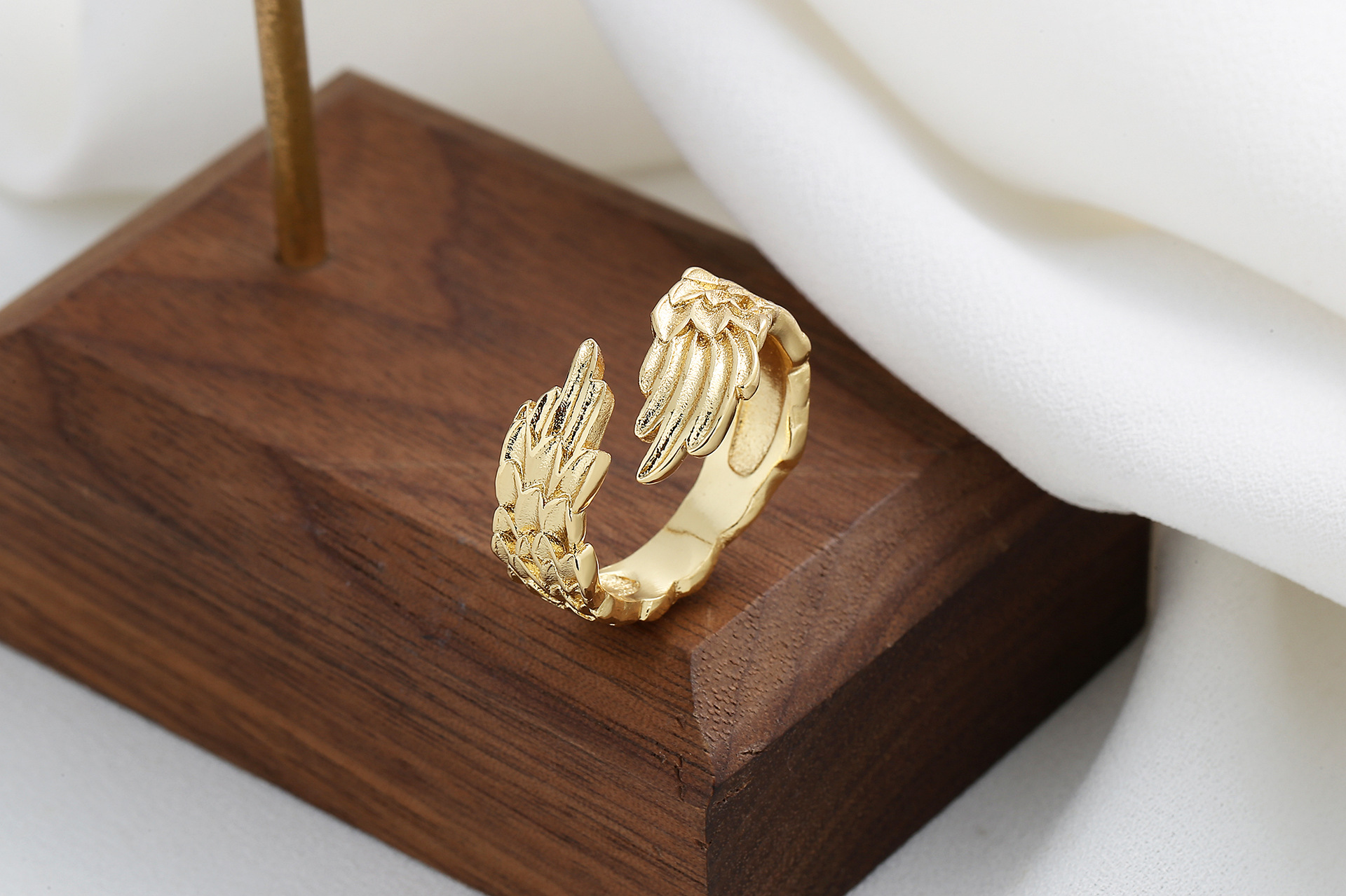 Wind plated silver opening feather wing ring, adjustable couple ring_voghion.com