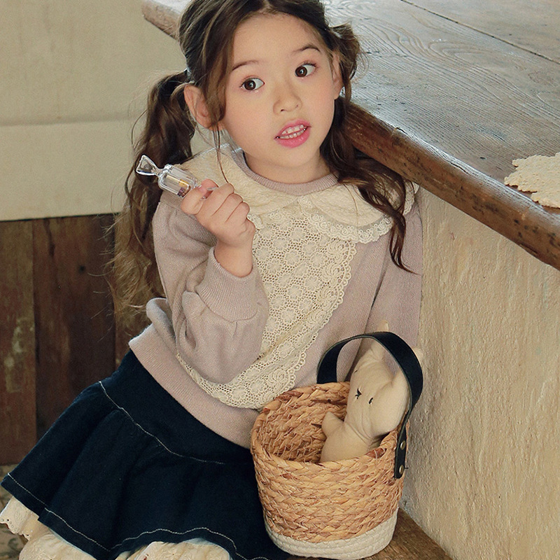 Girls' Sweatshirt Autumn 2026 New Korean Style Children's Girls' Stylish Lace-Trimmed Loose Short Top