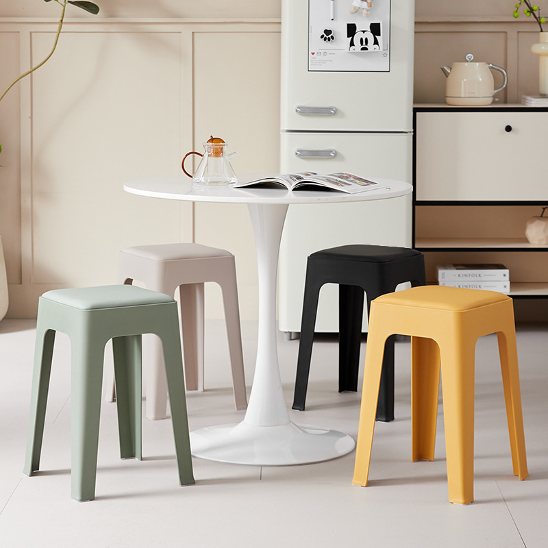 Taburetes cuadrados simples, taburetes casuales, sala de estar, comedor, paquetes blandos, taburetes altos apilables, cómodos taburetes de plástico para sentarse