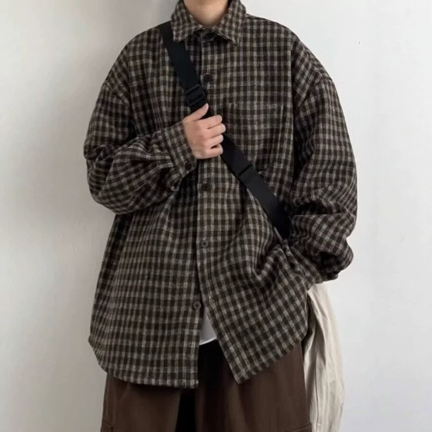Loose-fitting long-sleeve shirt with a turn-down collar, dropped shoulders, single pocket, casual shirt, loose-fitting, versatile for everyday wear, outerwear cardigan top for men Loose-fitting long-sleeve shirt with a turn-down collar, dropped shoulders, single pocket, casual shirt, loose-fitting, versatile for everyday wear, outerwear cardigan top for men