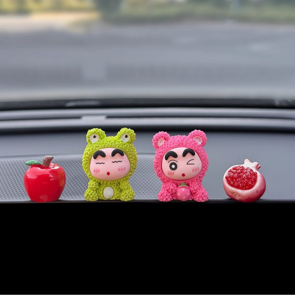 Car Dashboard Decoration Crayon Shin-Chan Car Interior Decoration 2026 Trendy New Cute Female Model
