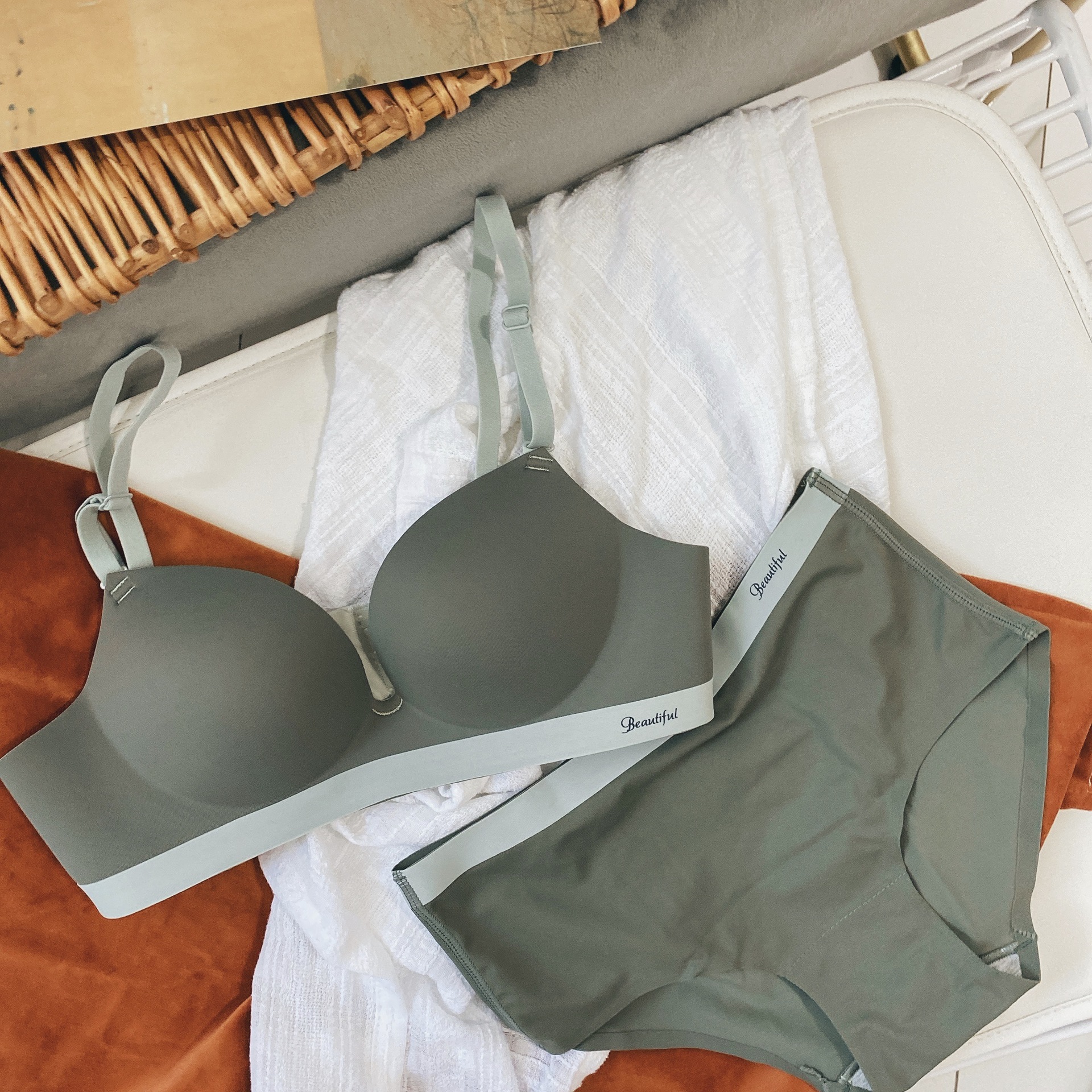 Colores de contraste que no dejan marcas, recolección lateral, soporte superior, leche antideslizante, ropa interior antiflacidez, sujetador de texto para niñas, senos pequeños, grandes