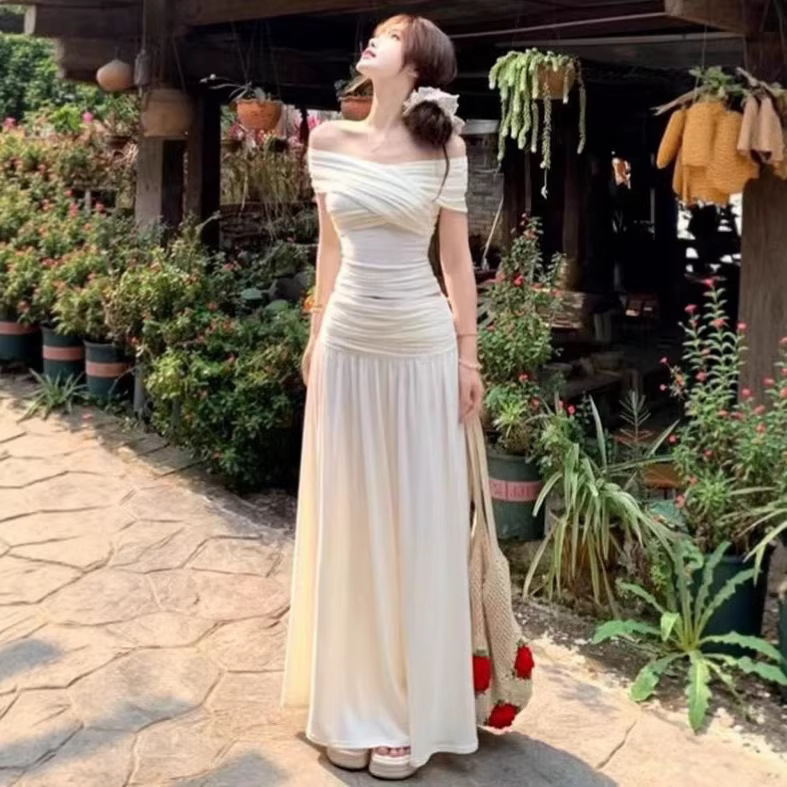 French-Style White One-Shoulder Top for Women, Early Spring Design, Gentle and Elegant Knit Long Skirt Two-Piece Set