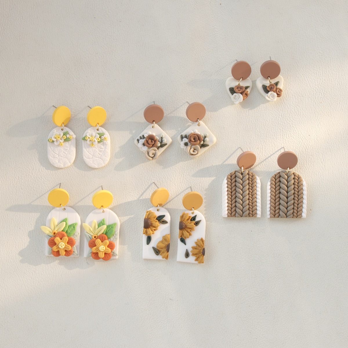 1 Pair of Bohemian Style Handmade Flower Cute Three-Dimensional Soft Pottery Pendant Earrings for Women Couple Holiday Party