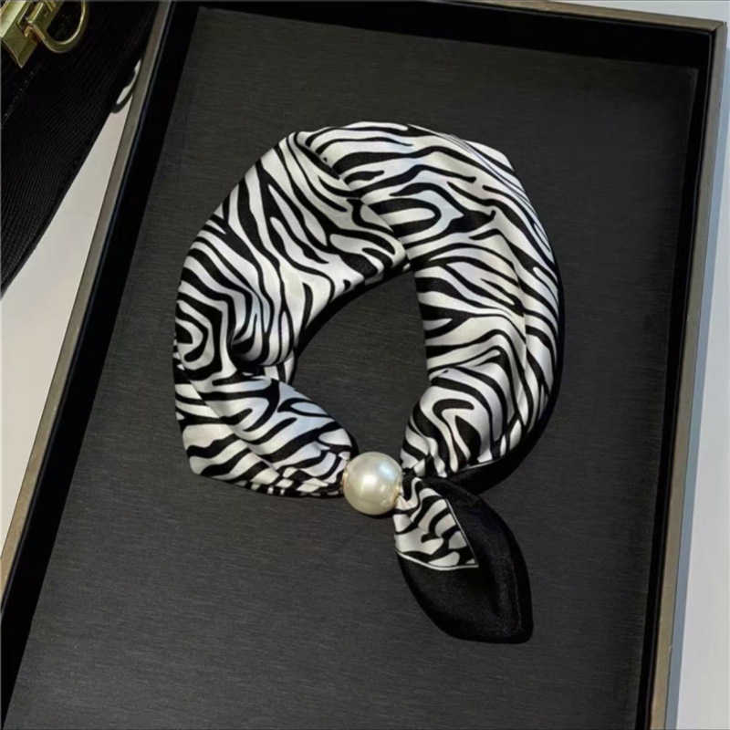 Luxe parelketting met magnetische sluiting voor dames chocker_voghion.com