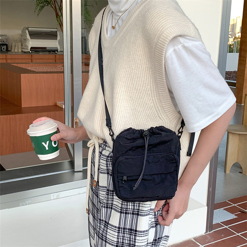 ins Korean version trendy new small shoulder bag fashion niche crossbody bag casual drawstring pleated mobile phone bag