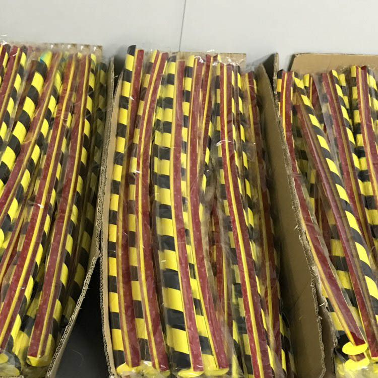 厂家供应聚氨酯pu发泡防护条 黄黑聚氨酯海绵pu防护条PU自结皮