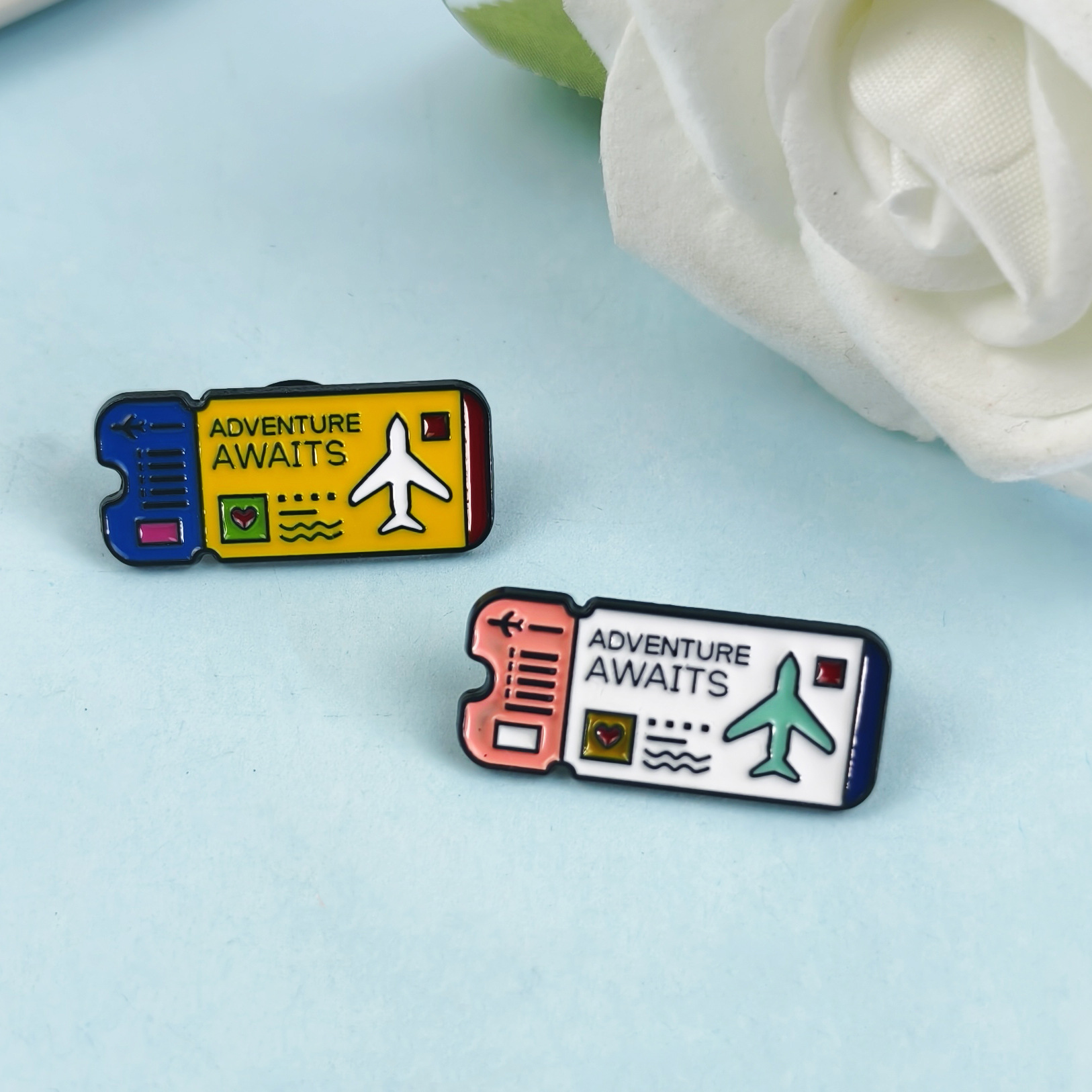 Boleto aéreo de dibujos animados transfronterizos broche de aleación para crear personalidad accesorios de letras creativas mochila insignia joyería punto