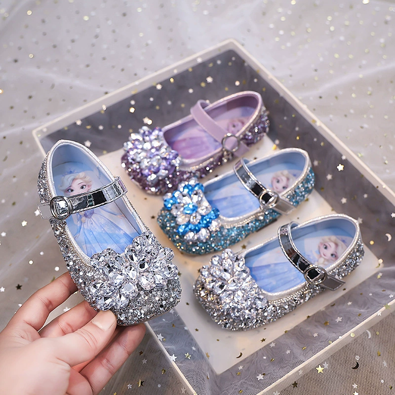 Детская кожаная обувь 2025 Летняя корейская версия иностранная девушка яркая бриллиантовая принцесса хрустальная обувь модная девушка мультфильм обувь
