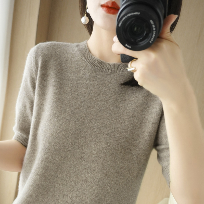 Spring and Autumn Round Neck Short-Sleeved Women's Wool Sweater, Loose Short Base Shirt, Half-Sleeved Knitwear, Thin Mid-Sleeve Large Size Sweater