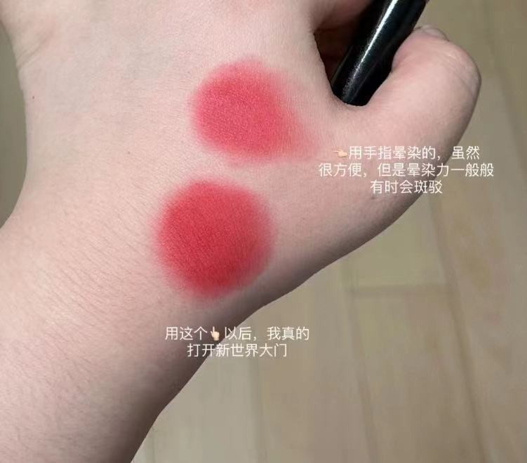 Lote original del fabricante de cabeza redonda de silicona mini cepillo de labios portátil sin costuras dedo del vientre lápiz labial cepillo corrector cepillo Q y cepillo suave