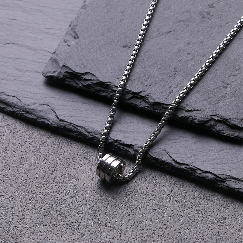 Titanium stalen, niet-verkleurende hiphop hanger ketting, modemerk, hoogwaardig minderheidsontwerp, beschermingsketting accessoires, heren lang_voghion.com