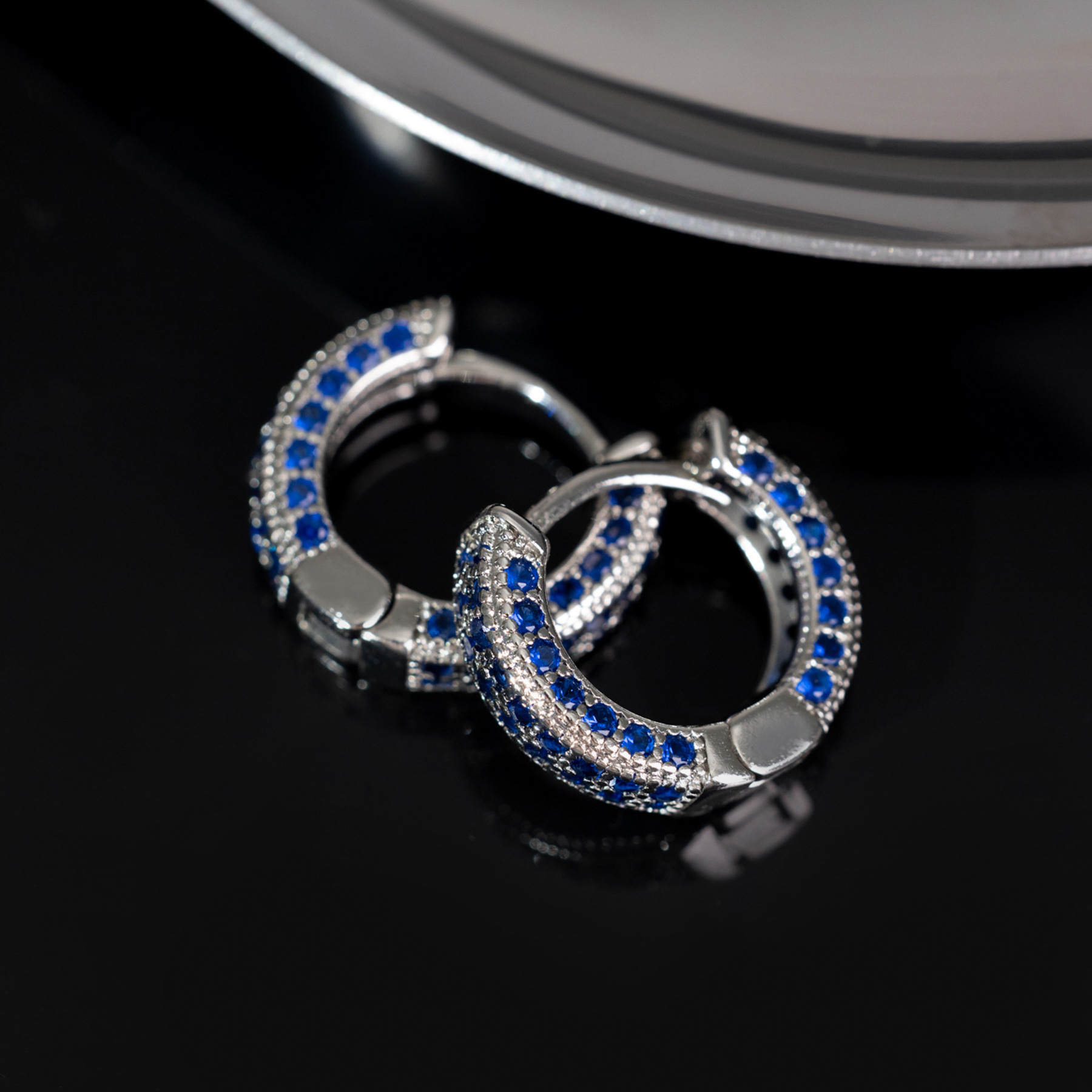 Pendientes populares transfronterizos HOOP con diamantes completos Pendientes clásicos de hip-hop europeos y americanos para hombres y mujeres, pendientes circulares universales personalizados para mujeres