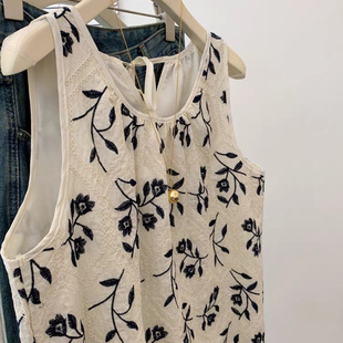 New Chinese Style National Style Embroidered Racer-Shaped Camisole Outer Wear Women's Wide Shoulder Strap Design Sleeveless Top 2025 New Style