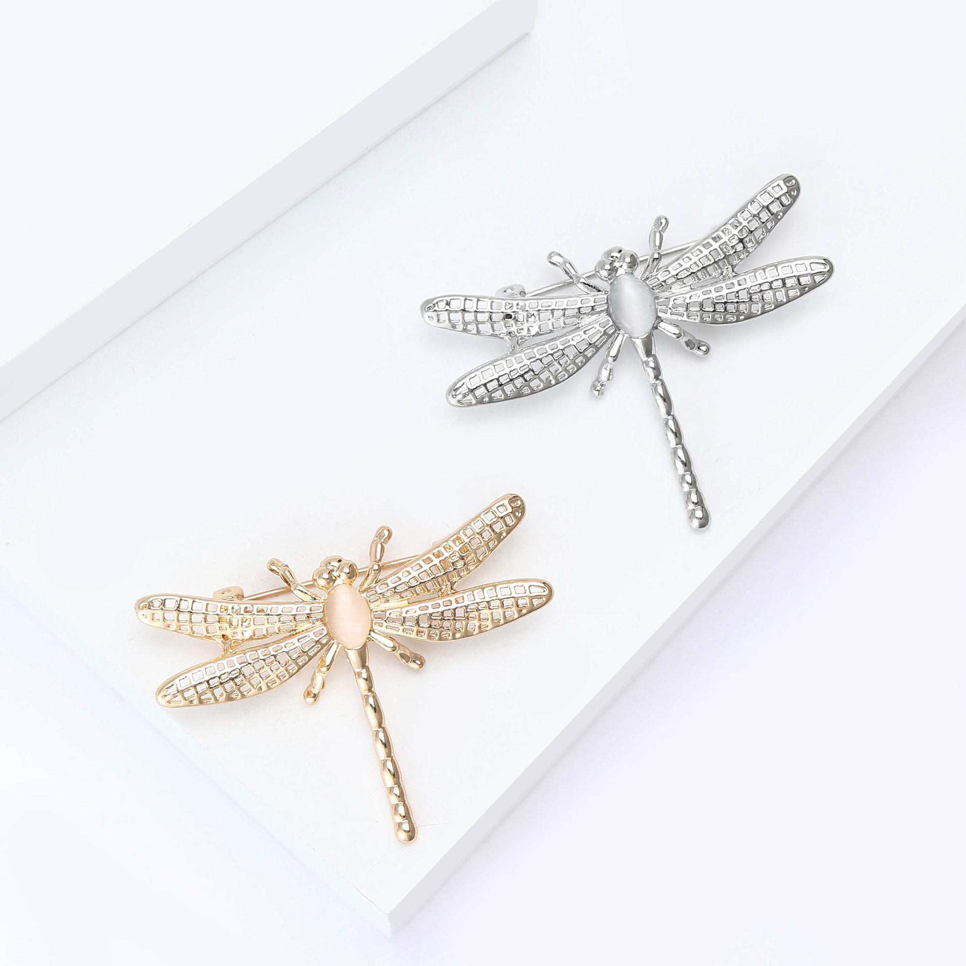 Cross-Border Hot-Selling European and American Alloy Enamel Cut Out Dragonfly Brooch Elegant Ladies Suit Coat Corsage Jewelry Pin