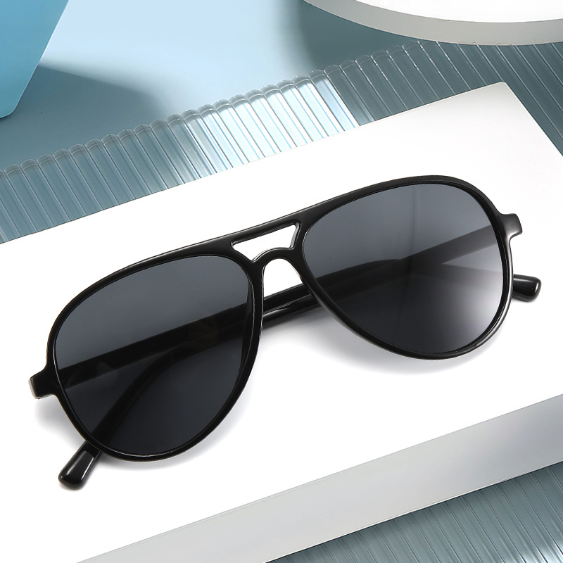 Ultra light retro trend classic black travel sunglasses
