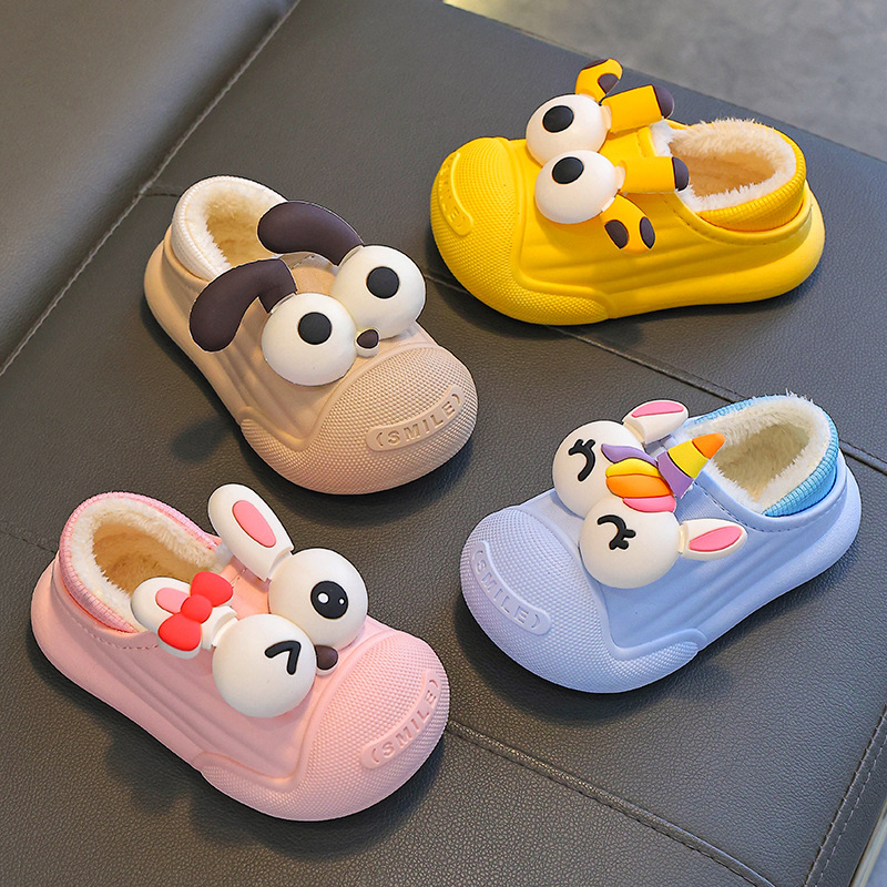 Otoño y invierno zapatos de algodón para niños, niñas y niñas lindos impermeables, antideslizantes, cálidos y terciados, zapatillas de algodón para niños pequeños y medianos.