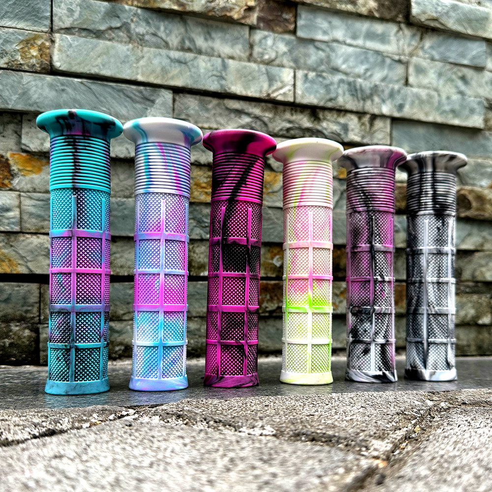Universal lengthened mountain bike handle cover rubber mixed color soft non-slip riding acrobatic bike bicycle grip accessories