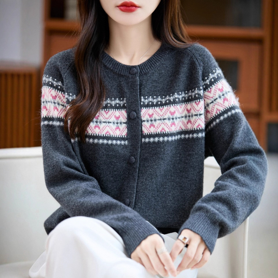 法式复古费尔带提花针织开衫女2025新款长袖保暖外搭毛衣打底小衫