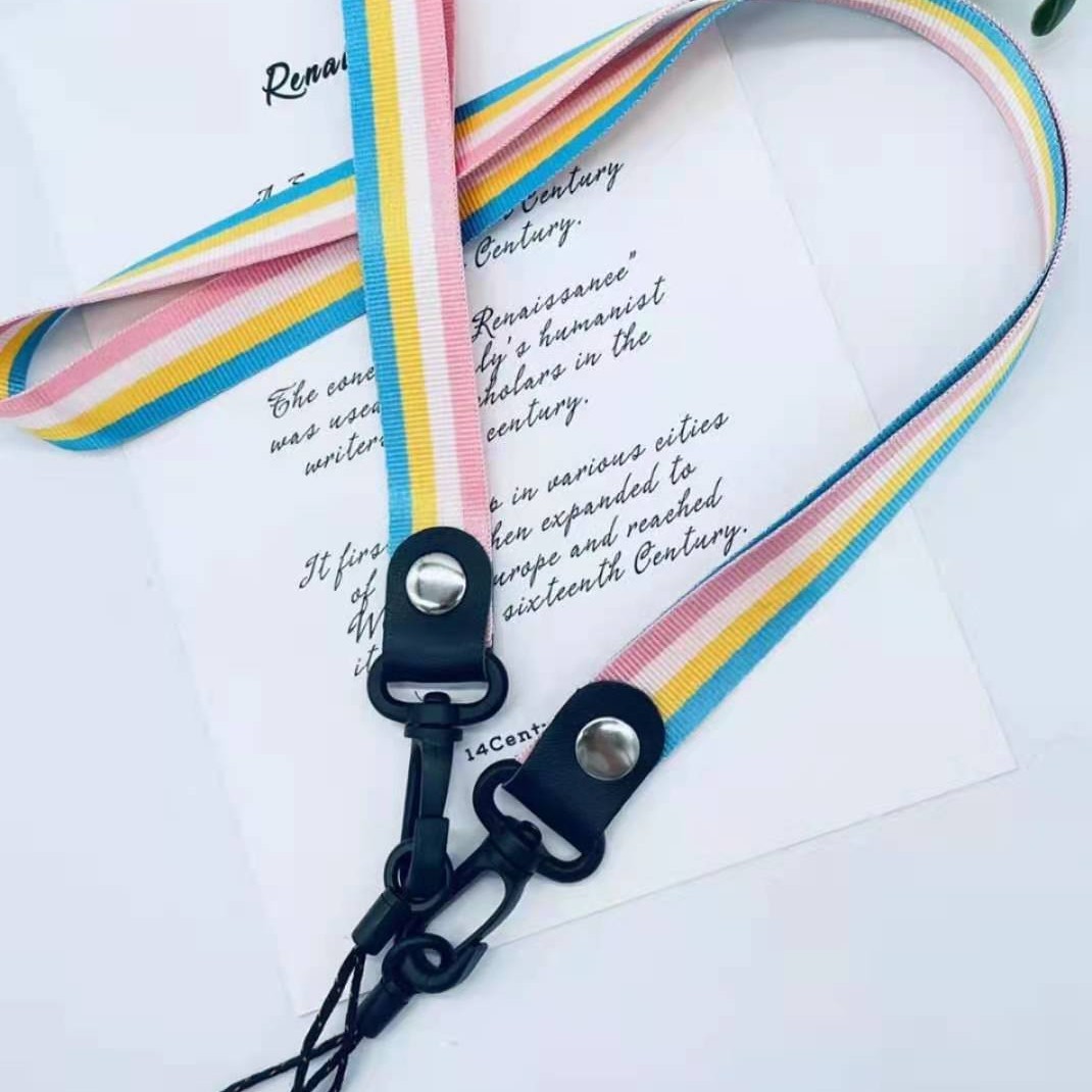 Verano nuevo en stock cordón a juego de color de cuatro colores corto teléfono móvil Halter cordón desmontable Arco Iris cuerda larga para hombres y mujeres