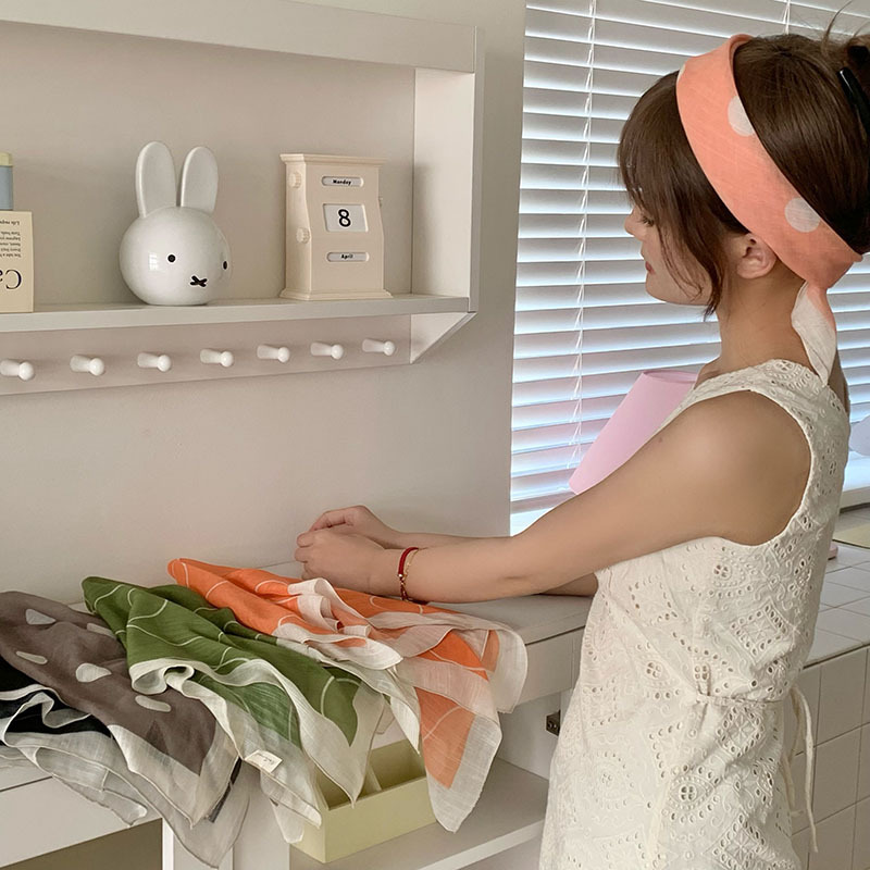 Bufanda cuadrada pequeña de lunares, bufanda de seda, sentido avanzado femenino, diadema de verano, versión coreana, bufanda decorativa de todo fósforo, bufanda, diadema, diadema, accesorios para el cabello