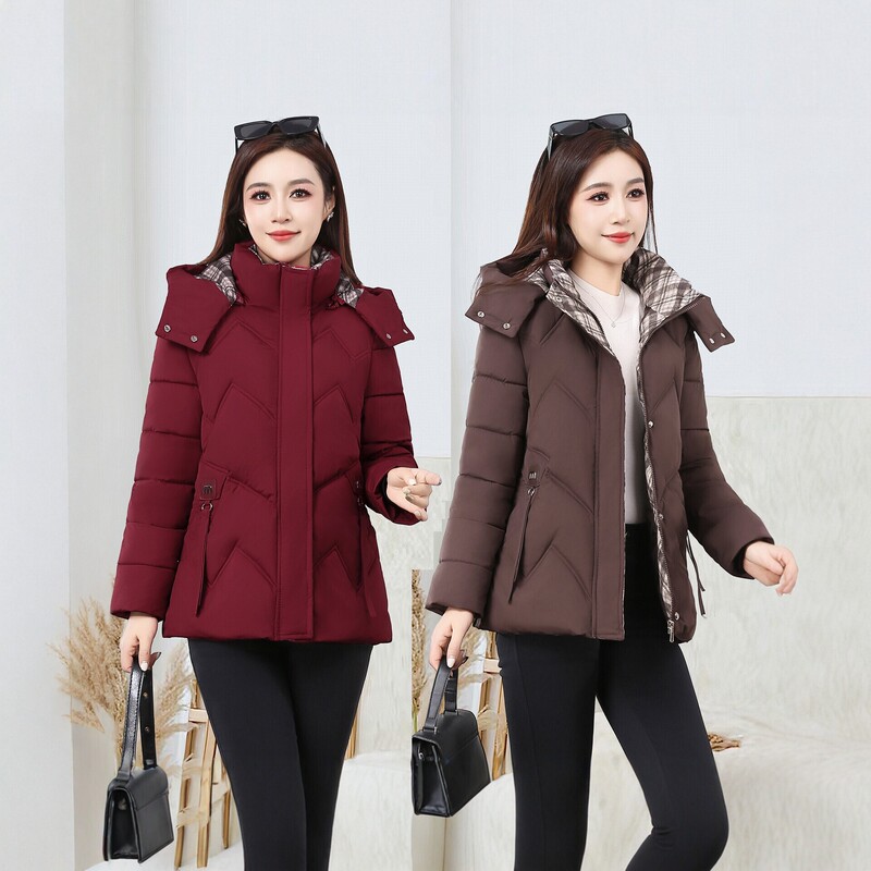 Winter short hooded cotton coat for middle-aged and elderly women, 2026 new thickened warm cotton jacket for mothers, plus size cotton coat Winter short hooded cotton coat for middle-aged and elderly women, 2026 new thickened warm cotton jacket for mothers, plus size cotton coat