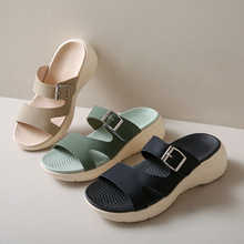42大码一字型厚底拖鞋女2024夏季新款外穿休闲软底皮带扣坡跟凉拖
