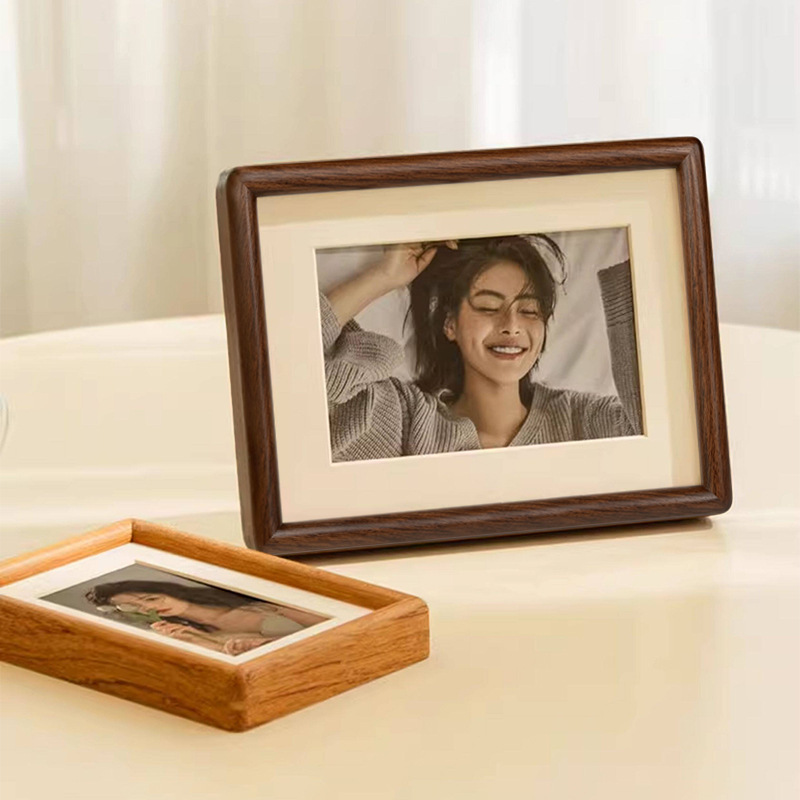 Solid Wood Mortise and Tenon Narrow-Edge Minimalist Photo Frame for Personal Portraits, Commemorative Display Stand, Wall Decoration Painting, Gift for Couples