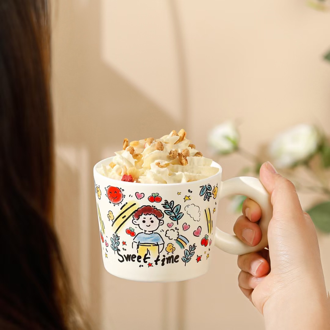 Taza de cerámica de personalidad creativa graffiti de dibujos animados regalo de mano taza de agua con cubierta de cuchara taza de café de cerámica de estudiantes