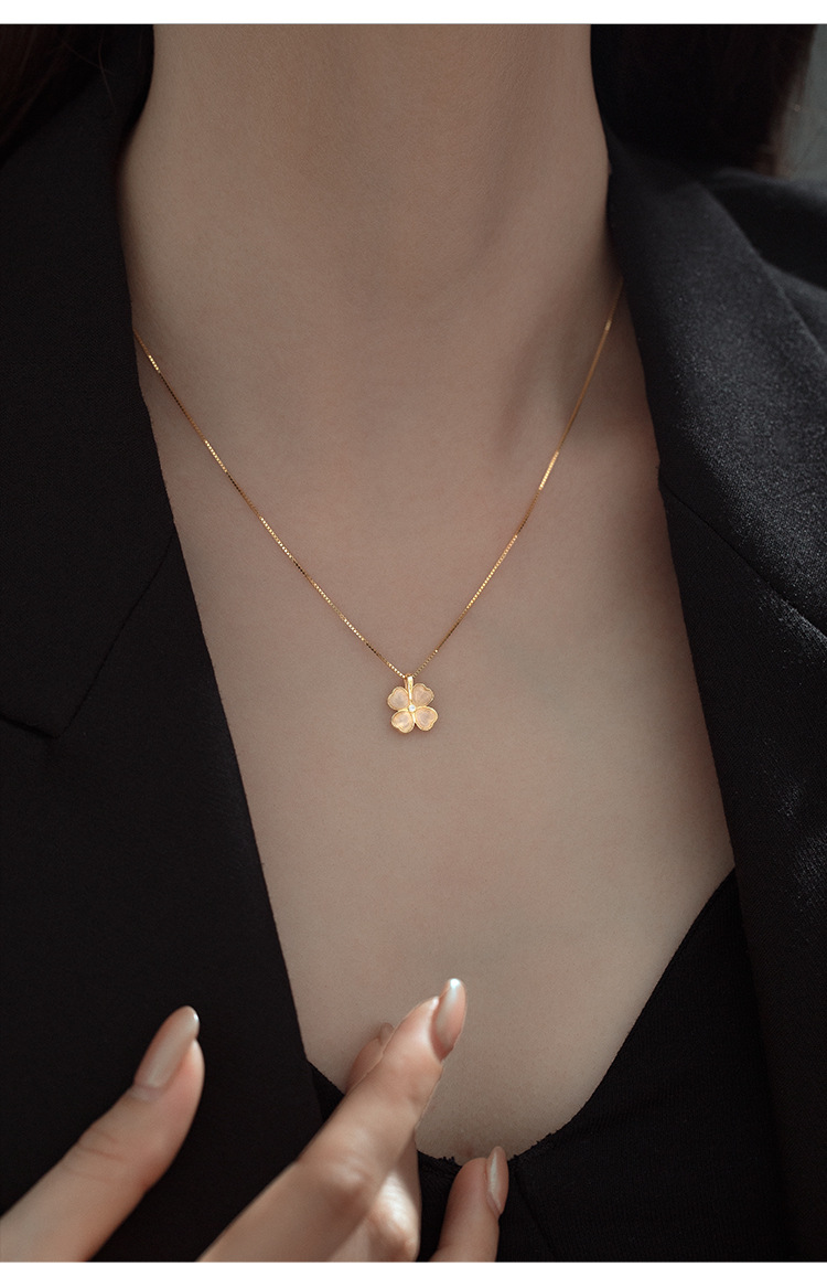 Women'S Gender Plating, Inlay Design Elegant Simple Style Four Leaf Clover Sterling Silver Plating Inlay Opal Zircon Pendant Necklace