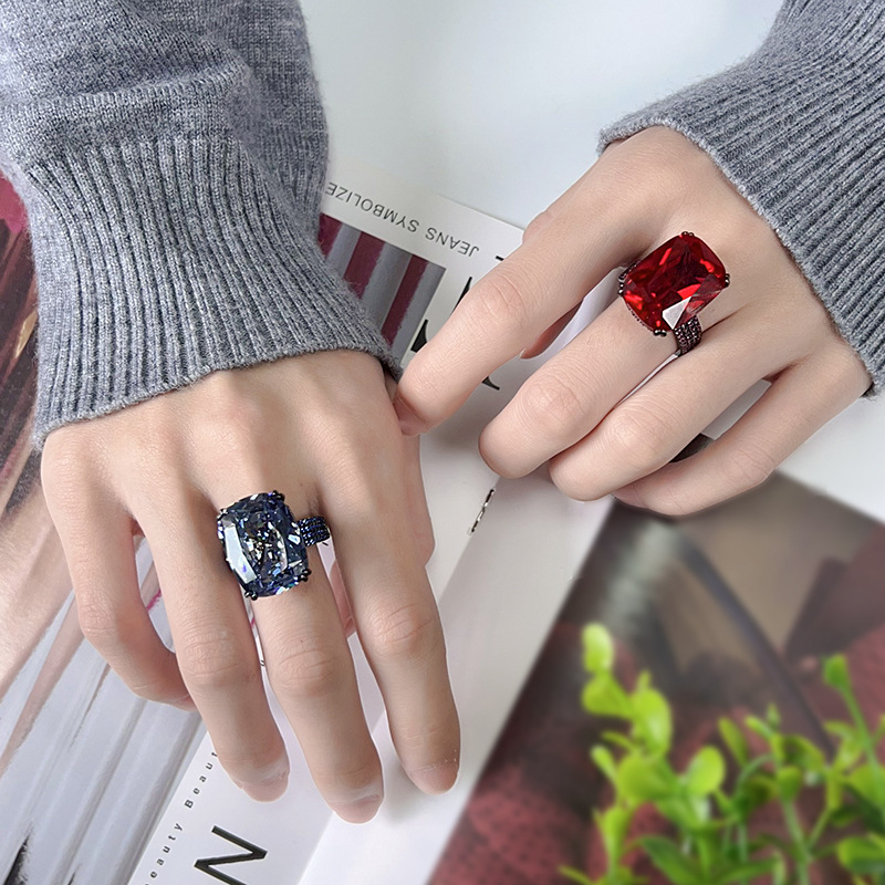 Otoño e invierno nuevo estilo Zhuang Shengsheng joyería fondo de cobre chapado en oro simulación de moda anillo de corindón rojo piedra principal femenina 15*20