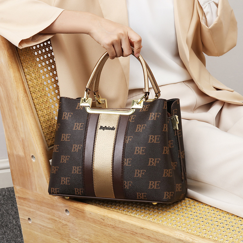 Bolsos de envío de San Valentín Bolsos de mensajero para mujer 2025 Bolsos de mujer de nueva moda Bolsos de hombro a juego de color Bolsos de gran capacidad para mujer