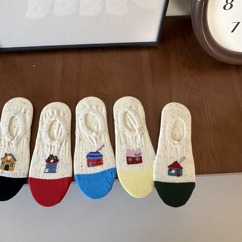 Nanye spring and summer new contrast color small house invisible socks low boneless boat socks women Nanye spring and summer new contrast color small house invisible socks low boneless boat socks women