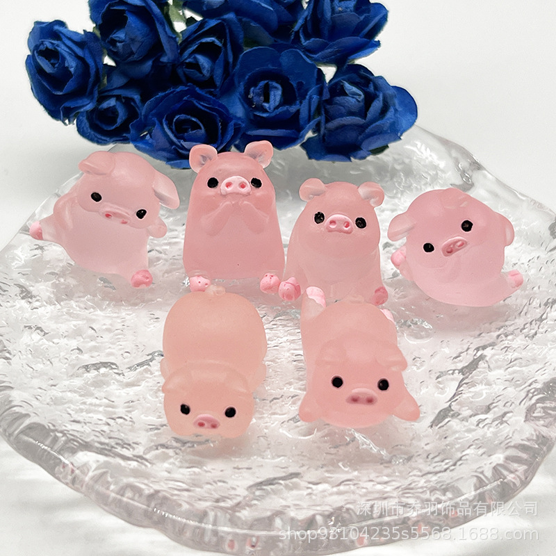 网红夜光立体卡通小粉猪 发绳发夹手机壳diy奶油胶树脂配件批发